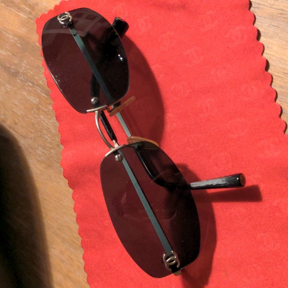 VINTAGE 90s CHANEL narrow rimless metal frame CC sunglasses 4002 c.103/71 - Picture 4 of 12